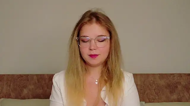 Lilith Bonheur online show from 02-11-26, 09:14