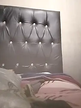 Snapshot of Dickninja084 chatting on 10-25-25, 12:32 Dickninja084 online show from 10-25-25, 12:32