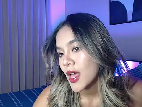 lilypeachxx online show from 06-24-26, 11:24