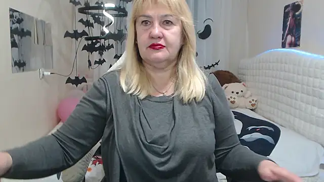 EmmaEllison online show from 10-29-25, 06:56