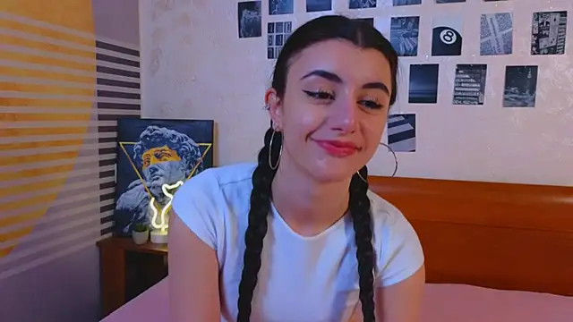 MelanieMooor online show from 01-17-26, 02:09