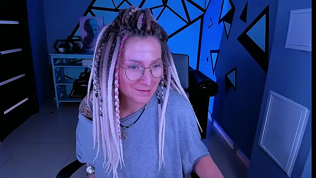 Snapshot of UmaSpace chatting on 02-16-26, 09:41 UmaSpace online show from 02-16-26, 09:41