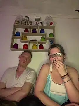 HartUndHerzlichCouple online show from 10-23-25, 09:02