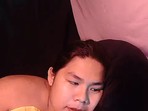 Snapshot of Huntrix2025 chatting on 06-24-26, 05:17 Huntrix2025 online show from 06-24-26, 05:17