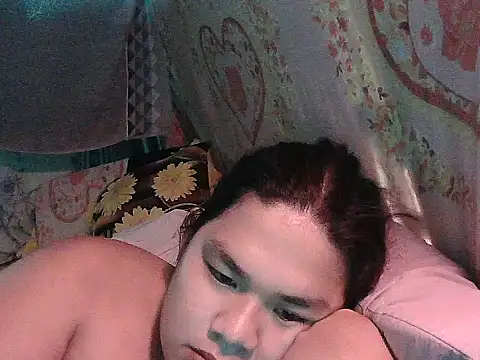 Snapshot of Huntrix2025 chatting on 06-20-26, 05:45 Huntrix2025 online show from 06-20-26, 05:45