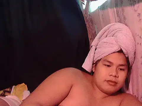 Snapshot of Huntrix2025 chatting on 06-25-26, 05:12 Huntrix2025 online show from 06-25-26, 05:12
