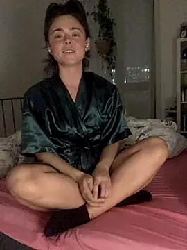 Mia Winters online show from 10-24-25, 06:51