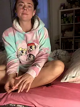 Mia Winters online show from 10-27-25, 05:25