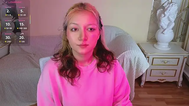 JuicyLullu online show from 11-28-25, 12:05