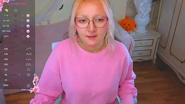 JuicyLullu online show from 11-06-25, 04:27