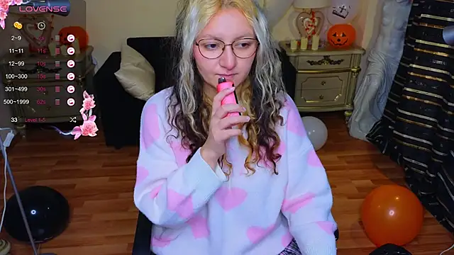 JuicyLullu online show from 10-20-25, 04:25