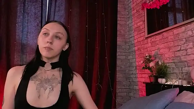 Snapshot of AdeliceLenoir chatting on 10-01-25, 01:59 AdeliceLenoir online show from 10-01-25, 01:59