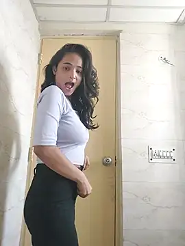 Snapshot of veronica_97 chatting on 11-06-25, 07:23 veronica 97 online show from 11-06-25, 07:23