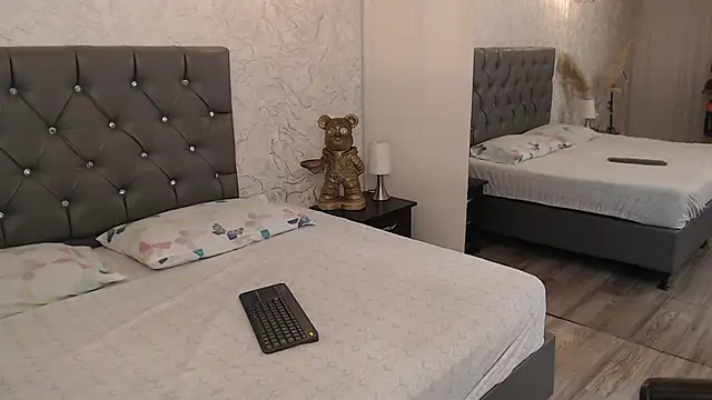 Sabriinaa Foxx online show from 12-18-25, 01:15