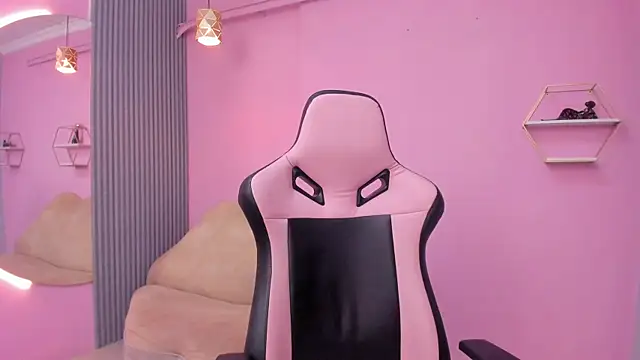 sofi  18  online show from 04-06-26, 01:56