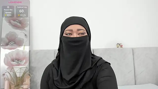 Snapshot of Jadiya_ chatting on 09-30-25, 12:11 Jadiya  online show from 09-30-25, 12:11