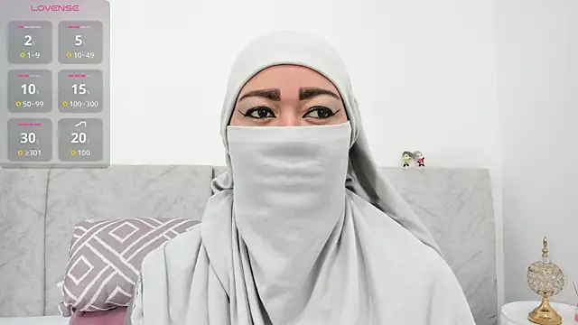 Snapshot of Jadiya_ chatting on 10-09-25, 12:06 Jadiya  online show from 10-09-25, 12:06