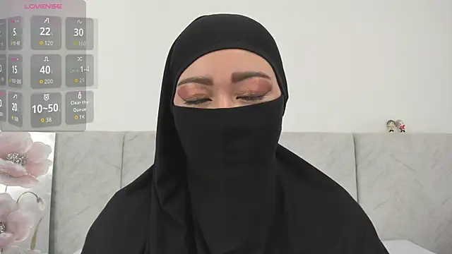 Snapshot of Jadiya_ chatting on 10-08-25, 12:07 Jadiya  online show from 10-08-25, 12:07
