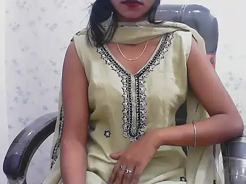 short girl  online show from 04-07-26, 03:14