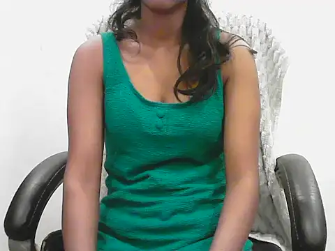 short girl  online show from 05-30-26, 04:45