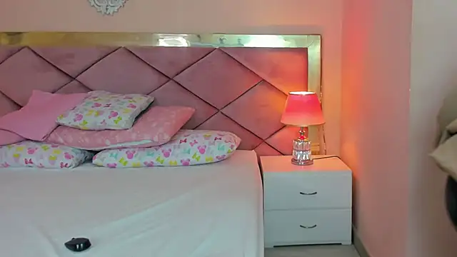 ChloeLaurentt online show from 02-06-26, 02:02