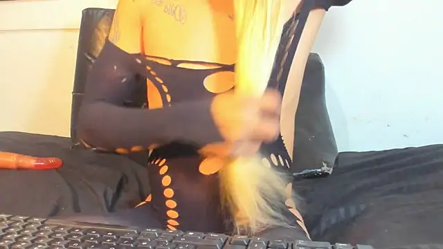 Snapshot of valeriapinkxx chatting on 02-22-26, 01:13 valeriapinkxx online show from 02-22-26, 01:13