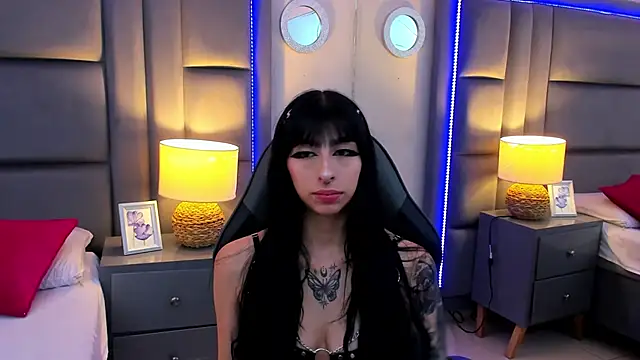 LaylaaDoll online show from 10-18-25, 06:21