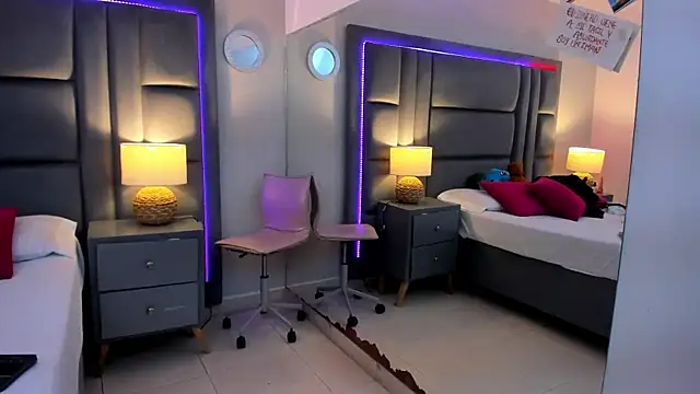 LaylaaDoll online show from 01-10-26, 05:52