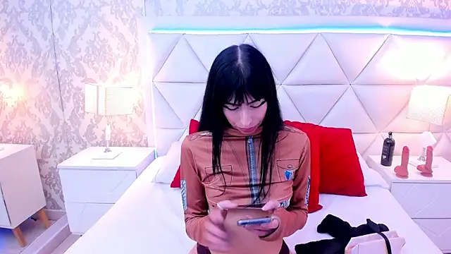 LaylaaDoll online show from 11-11-25, 05:41