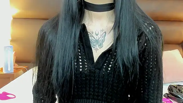 LaylaaDoll online show from 10-31-25, 03:41