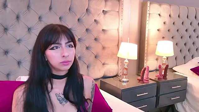 LaylaaDoll online show from 12-17-25, 08:25