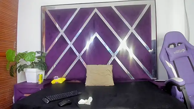 angelkyraasm online show from 04-23-26, 01:13