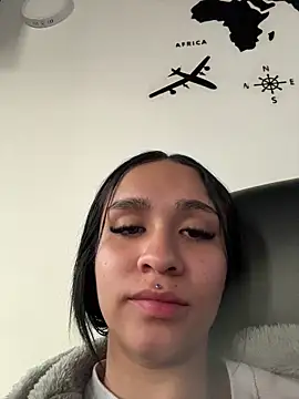 Isabella-Teen online show from 04-21-26, 02:56