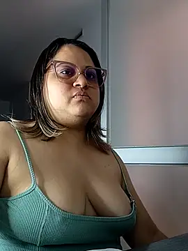 Snapshot of Chiki_hot92 chatting on 10-13-25, 07:15 Chiki hot92 online show from 10-13-25, 07:15