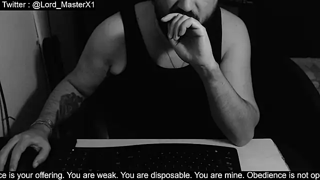 Snapshot of Lord_MasterX chatting on 10-21-25, 06:40 Lord MasterX online show from 10-21-25, 06:40