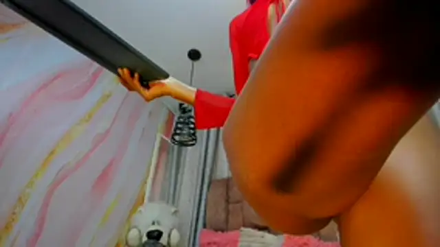 Snapshot of alix_noa chatting on 11-06-25, 07:18 alix noa online show from 11-06-25, 07:18