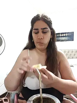 Snapshot of Nahiarabiel chatting on 09-18-25, 01:03 Nahiarabiel online show from 09-18-25, 01:03