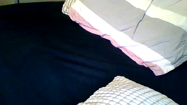 Snapshot of maxh08625 chatting on 09-28-25, 04:58 maxh08625 online show from 09-28-25, 04:58