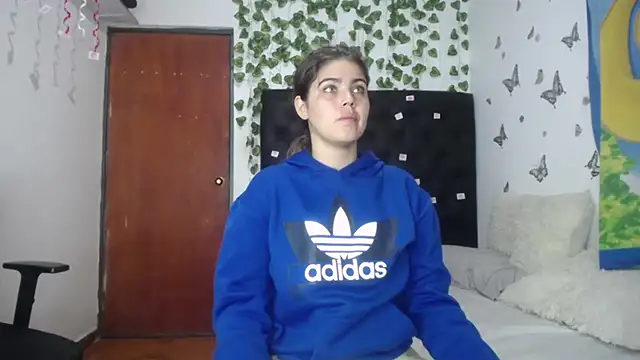 Snapshot of isabel_09 chatting on 02-17-26, 03:48 isabel 09 online show from 02-17-26, 03:48