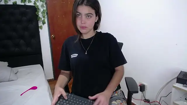 isabel 09 online show from 11-06-25, 03:10