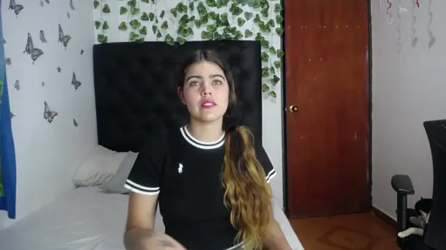 Snapshot of isabel_09 chatting on 02-18-26, 03:04 isabel 09 online show from 02-18-26, 03:04