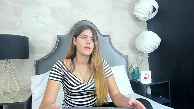Snapshot of isabel_09 chatting on 09-20-25, 02:49 isabel 09 online show from 09-20-25, 02:49