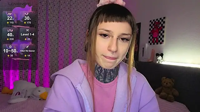 LilithPoison online show from 11-16-25, 06:12