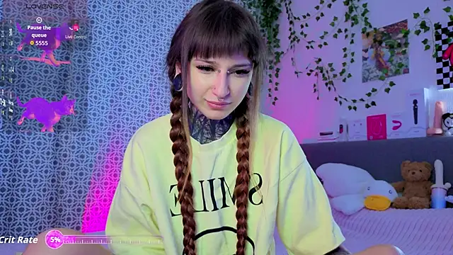 LilithPoison online show from 05-10-26, 06:10