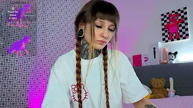 LilithPoison online show from 02-05-26, 06:15