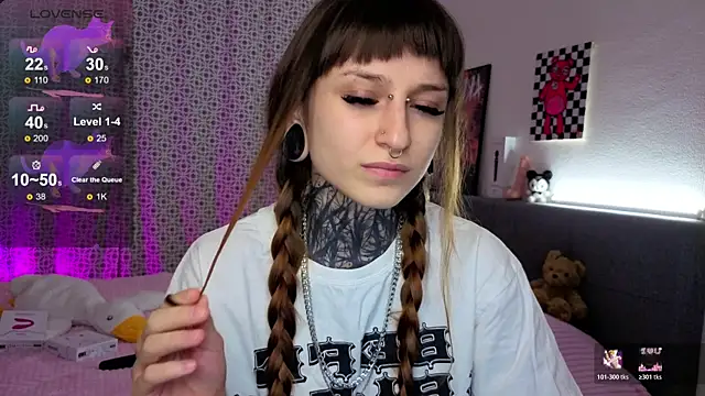 LilithPoison online show from 12-19-25, 06:10