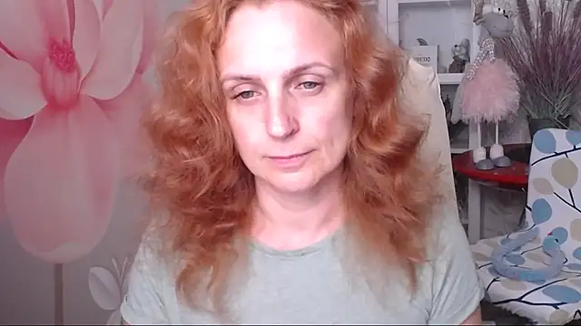 Snapshot of Venus_love1 chatting on 06-12-26, 04:38 Venus love1 online show from 06-12-26, 04:38