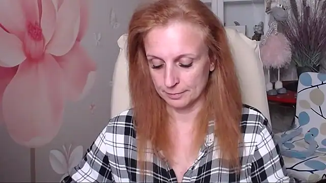 Snapshot of Venus_love1 chatting on 06-19-26, 05:52 Venus love1 online show from 06-19-26, 05:52
