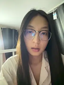 Snapshot of xiaobaimao6 chatting on 12-21-25, 04:52 xiaobaimao6 online show from 12-21-25, 04:52