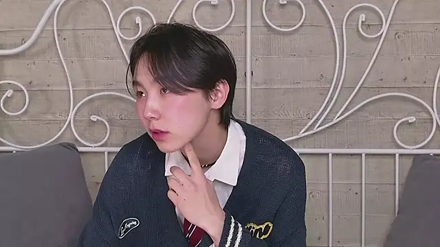 HeejinWang online show from 10-05-25, 08:21